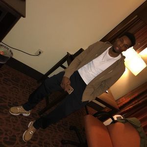 Meet your Posher, Malik